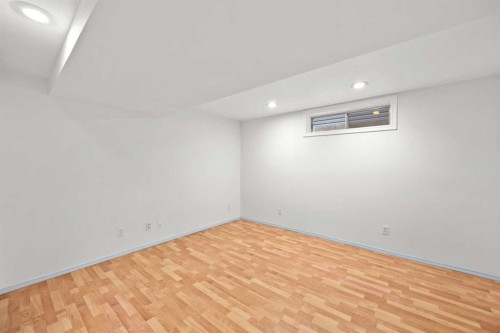 159 Shawinigan Drive Sw, Calgary, AB - Indoor
