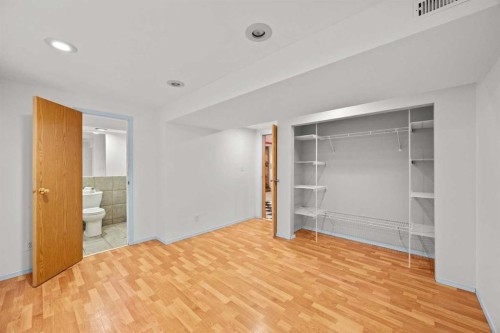 159 Shawinigan Drive Sw, Calgary, AB - Indoor Photo Showing Other Room