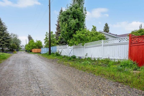 159 Shawinigan Drive Sw, Calgary, AB - Outdoor