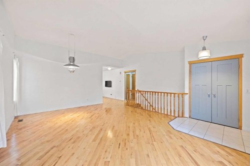 159 Shawinigan Drive Sw, Calgary, AB - Indoor Photo Showing Other Room