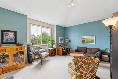 23 Tuscarora Close Nw, Calgary, AB - Indoor Photo Showing Other Room