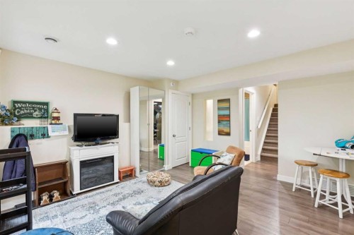 23 Tuscarora Close Nw, Calgary, AB - Indoor