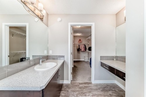 259 Kingfisher Crescent Se, Airdrie, AB 