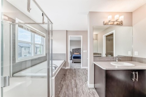 259 Kingfisher Crescent Se, Airdrie, AB 