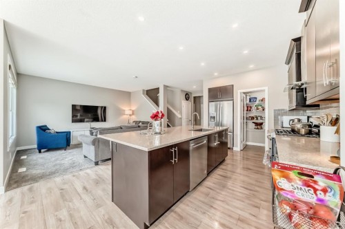 259 Kingfisher Crescent Se, Airdrie, AB 