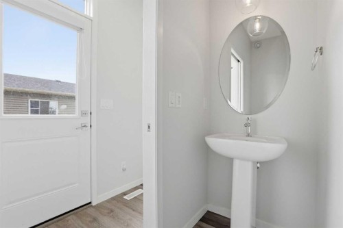 352 Dawson Drive, Chestermere, AB - Indoor Photo Showing Bathroom