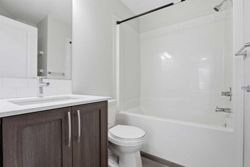 352 Dawson Drive, Chestermere, AB - Indoor Photo Showing Bathroom