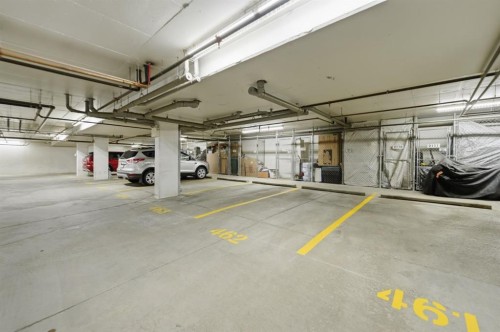 2223-115 Prestwick Villas Se, Calgary, AB - Indoor Photo Showing Garage