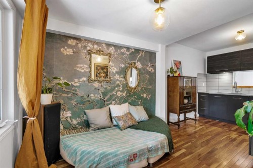 712 14 Street Se, Calgary, AB - Indoor Photo Showing Other Room