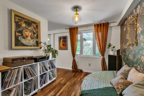 712 14 Street Se, Calgary, AB - Indoor