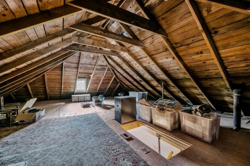 712 14 Street Se, Calgary, AB - Indoor Photo Showing Other Room
