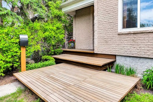 712 14 Street Se, Calgary, AB - Outdoor With Deck Patio Veranda With Exterior