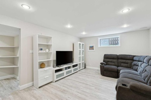 5924 Dalridge Hill Nw, Calgary, AB - Indoor