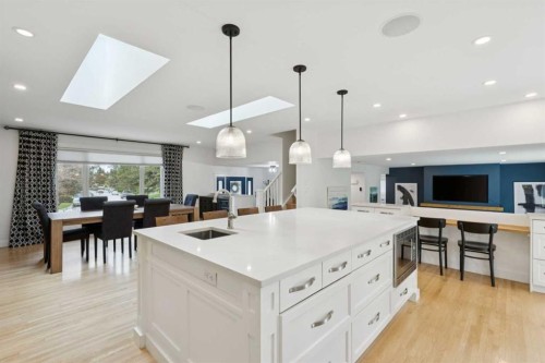 5924 Dalridge Hill Nw, Calgary, AB - Indoor Photo Showing Kitchen With Upgraded Kitchen