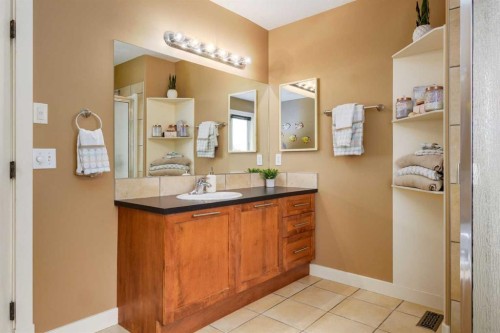 159 Cimarron Grove Crescent, Okotoks, AB - Indoor Photo Showing Bathroom