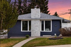 739 Sabrina Road SW Calgary, AB T2W 0P4