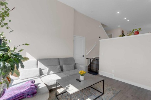 49 Heirloom Crescent Se, Calgary, AB - Indoor Photo Showing Other Room