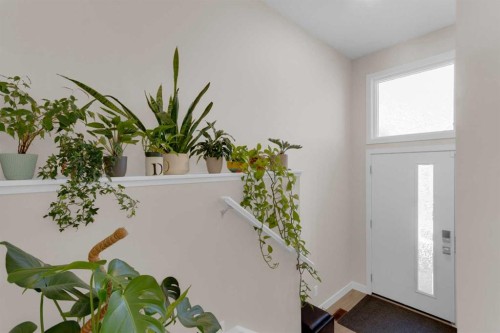 49 Heirloom Crescent Se, Calgary, AB - Indoor Photo Showing Other Room