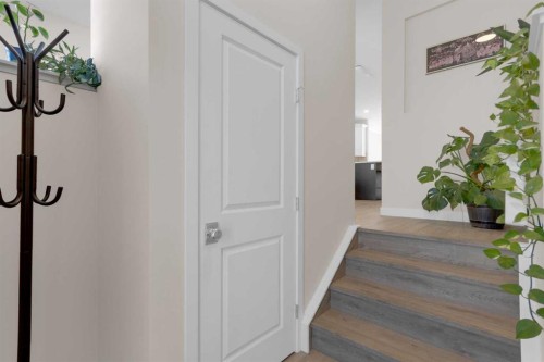 49 Heirloom Crescent Se, Calgary, AB - Indoor Photo Showing Other Room