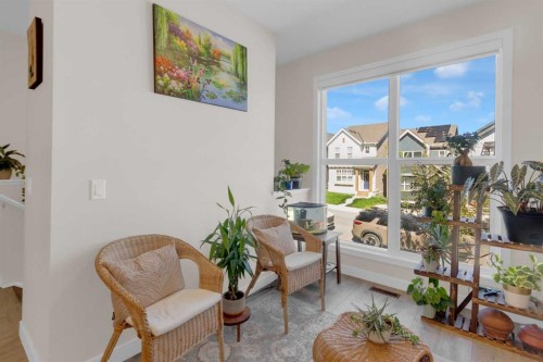 49 Heirloom Crescent Se, Calgary, AB - Indoor Photo Showing Living Room