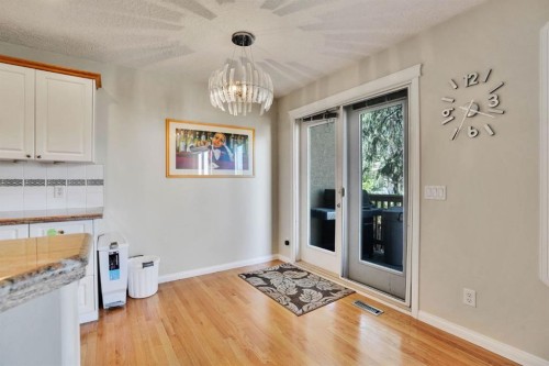 1650 Westmount Boulevard Nw, Calgary, AB - Indoor