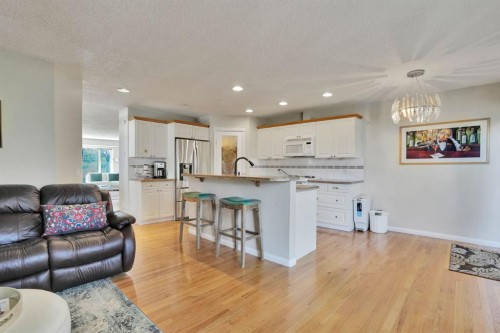 1650 Westmount Boulevard Nw, Calgary, AB - Indoor