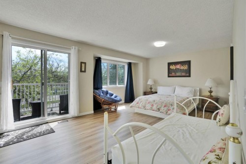 1650 Westmount Boulevard Nw, Calgary, AB - Indoor Photo Showing Bedroom