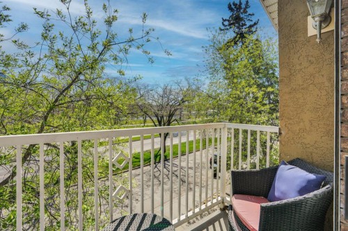 1650 Westmount Boulevard Nw, Calgary, AB - Outdoor With Balcony
