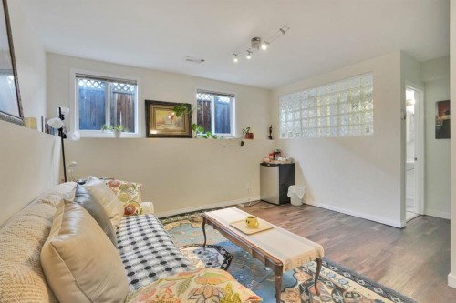 1650 Westmount Boulevard Nw, Calgary, AB - Indoor