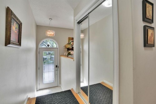 1650 Westmount Boulevard Nw, Calgary, AB - Indoor Photo Showing Other Room