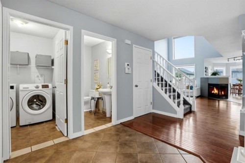 390 Douglas Ridge Circle Se, Calgary, AB - Indoor Photo Showing Laundry Room