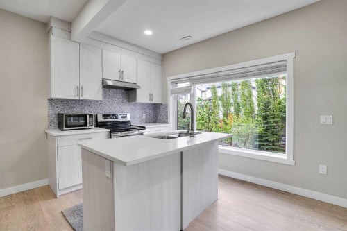 3 Sunset Court, Cochrane, AB - Indoor Photo Showing Other Room