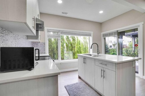 3 Sunset Court, Cochrane, AB - Indoor Photo Showing Bathroom
