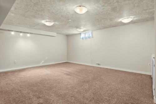 72 Marquis Place Se, Airdrie, AB - Indoor Photo Showing Other Room
