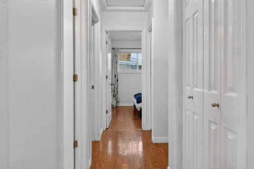 203 Southampton Drive Sw, Calgary, AB - Indoor Photo Showing Other Room