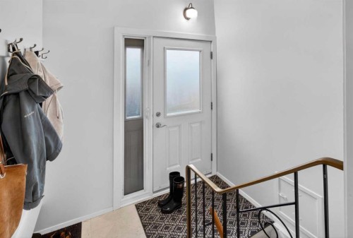 203 Southampton Drive Sw, Calgary, AB - Indoor Photo Showing Other Room