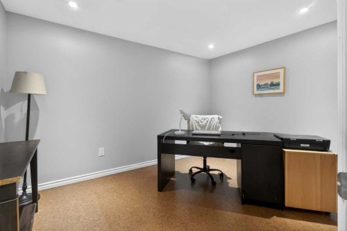 203 Southampton Drive Sw, Calgary, AB - Indoor Photo Showing Office