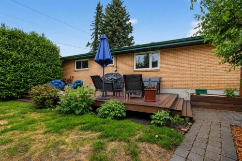 203 Southampton Drive Sw, Calgary, AB - Outdoor With Deck Patio Veranda With Exterior