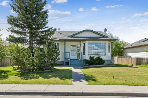 121 Quigley Drive, Cochrane, AB - Outdoor