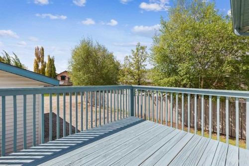 121 Quigley Drive, Cochrane, AB - Outdoor