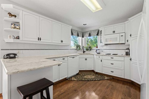 37 Riverview Close, Cochrane, AB 