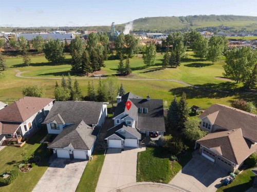 37 Riverview Close, Cochrane, AB 