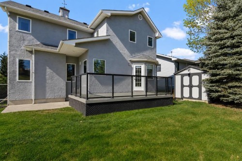 37 Riverview Close, Cochrane, AB 
