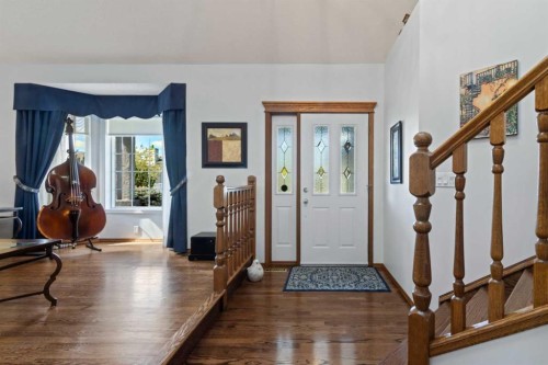37 Riverview Close, Cochrane, AB 