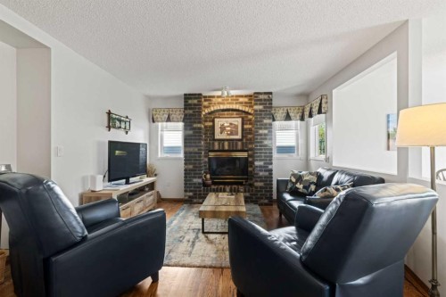 37 Riverview Close, Cochrane, AB 