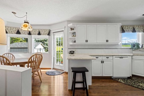37 Riverview Close, Cochrane, AB 