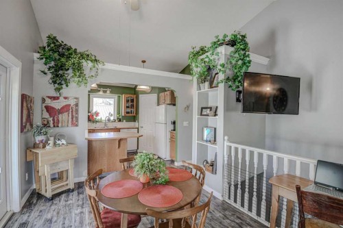 1625 15A Street, Didsbury, AB - Indoor Photo Showing Dining Room