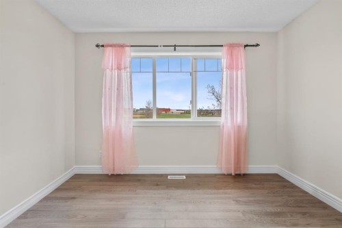 27 Bridleridge View Sw, Calgary, AB - Indoor Photo Showing Other Room