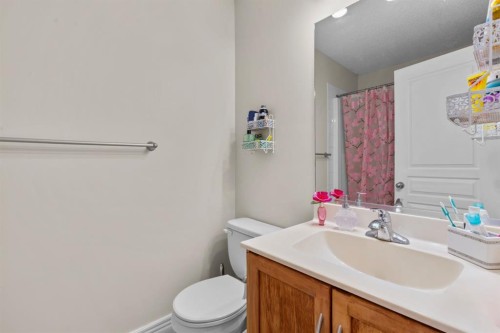 27 Bridleridge View Sw, Calgary, AB - Indoor Photo Showing Bathroom