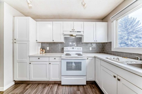 25-3745 Fonda Way Se, Calgary, AB - Indoor Photo Showing Kitchen